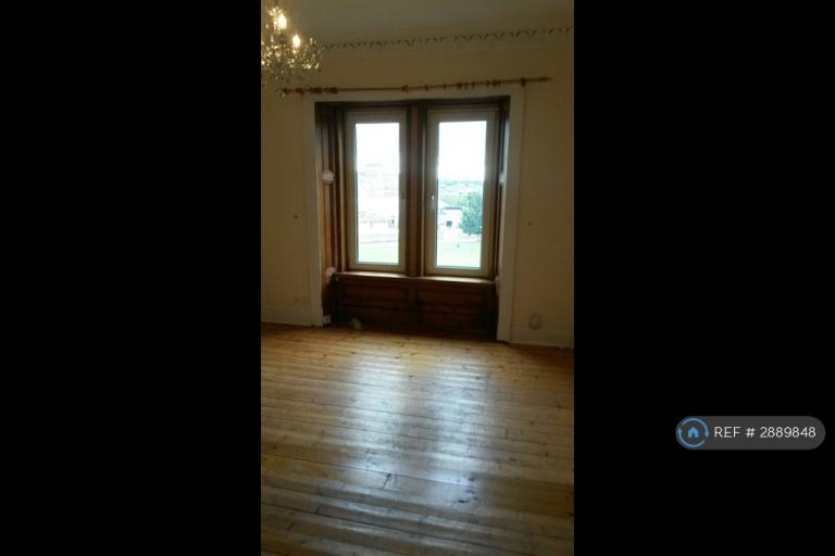 2 bedroom flat in Cochran Street, Paisley, PA1 (2 bed) (#2889848)