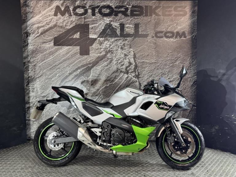 KAWASAKI NINJA 7 HYBRID CX500 2024