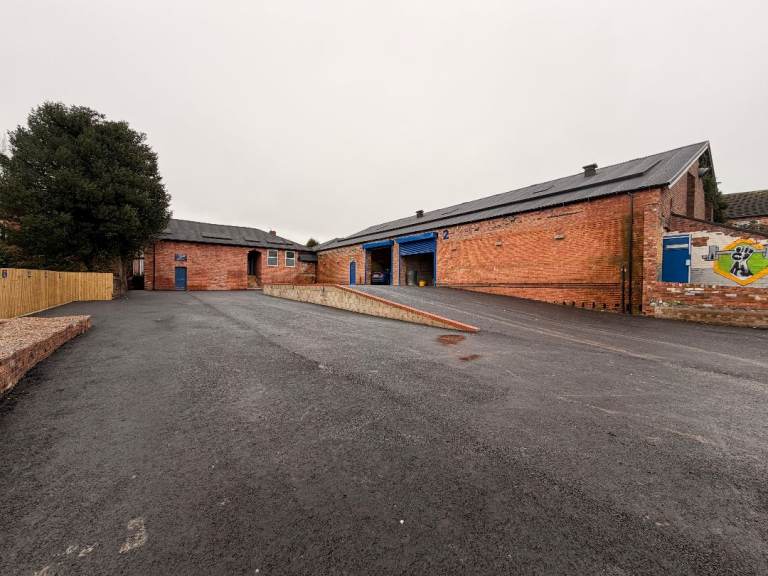 NEW industrial unit with secure car park central Nottingham, great location last one!