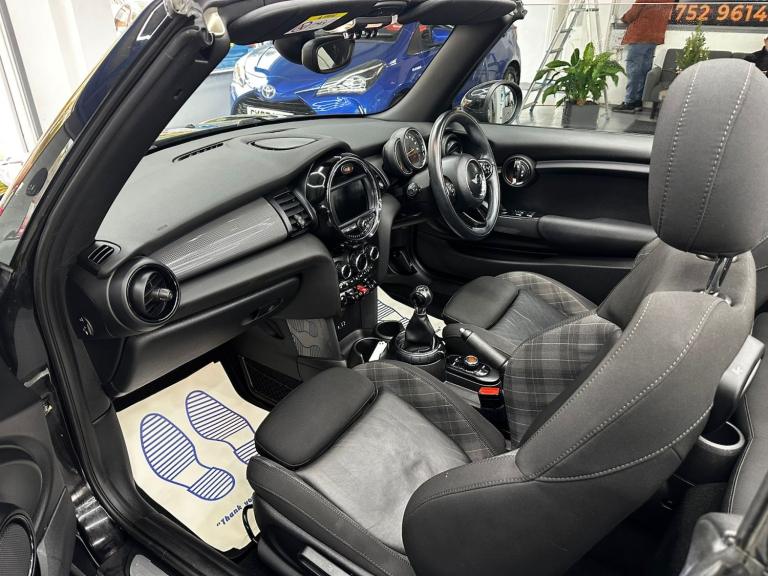 MINI CONVERTIBLE 1.5 Cooper D Convertible 2016