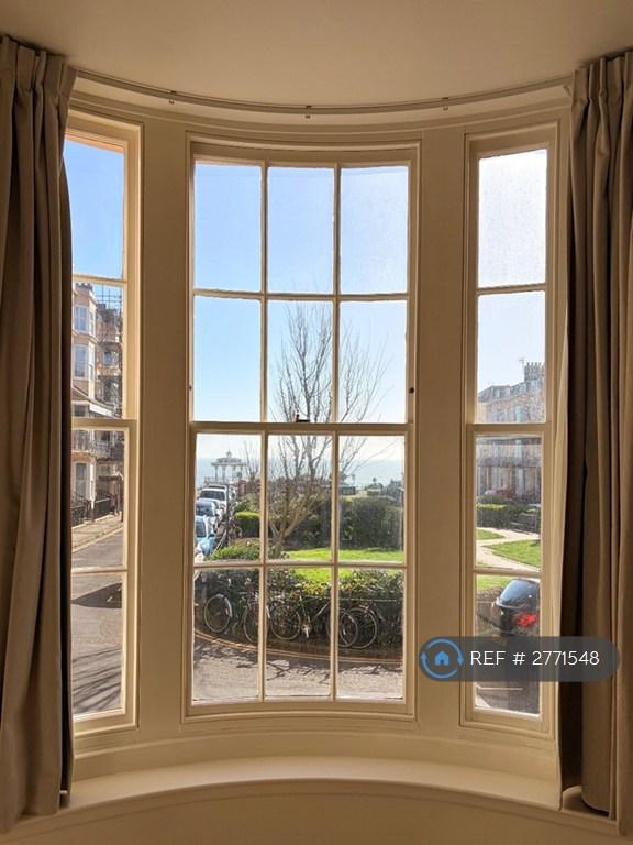 1 bedroom flat in Bedford Square, Brighton, BN1 (1 bed) (#2771548)