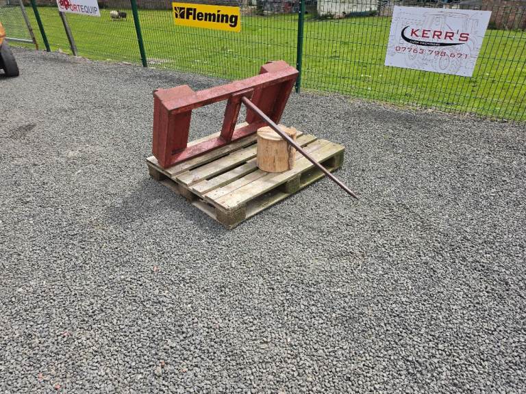 Tractor front loader bale spike with euro 8 brackets 