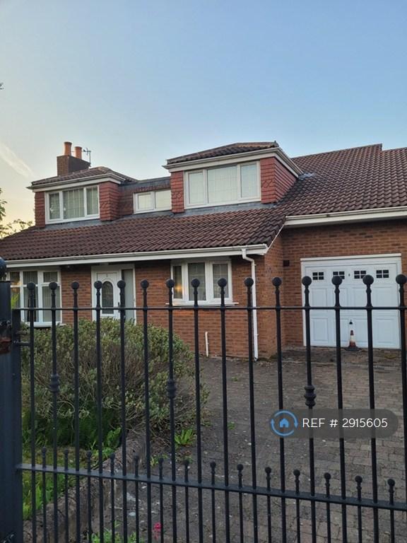 1 bedroom house in Evesham Road, Manchester, M24 (1 bed) (#2915605)