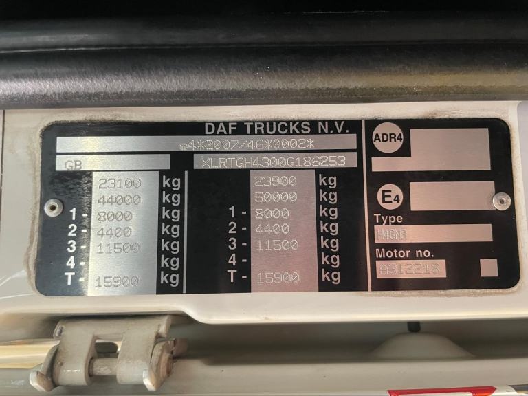 DAF XF106 530 SUPERSPACE *EURO 6* 6X2 FTP TRACTOR UNIT - 2018 - PX67 KFG