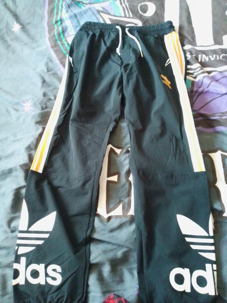Adidas tracksuit bottoms kids size XL brand new 