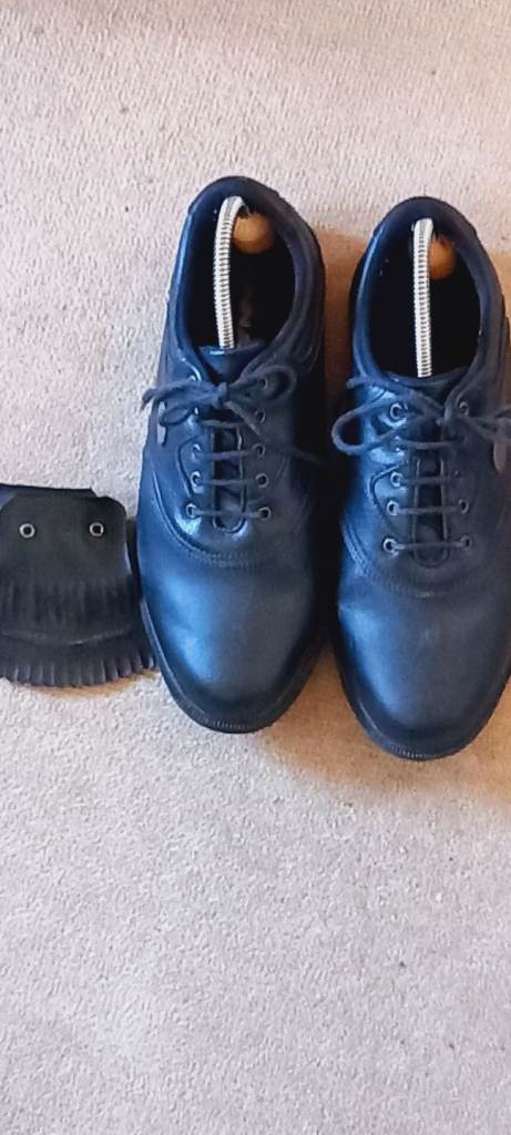 Golf Shoes Size 8 In Good Condition