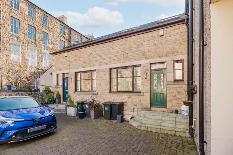 Centrally located, 3 bedroom (not HMO), main door property off Elm Row - available soon