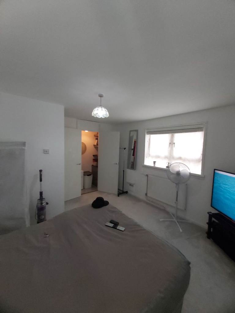 Beautiful room available to rent in high street hounslow TW3 