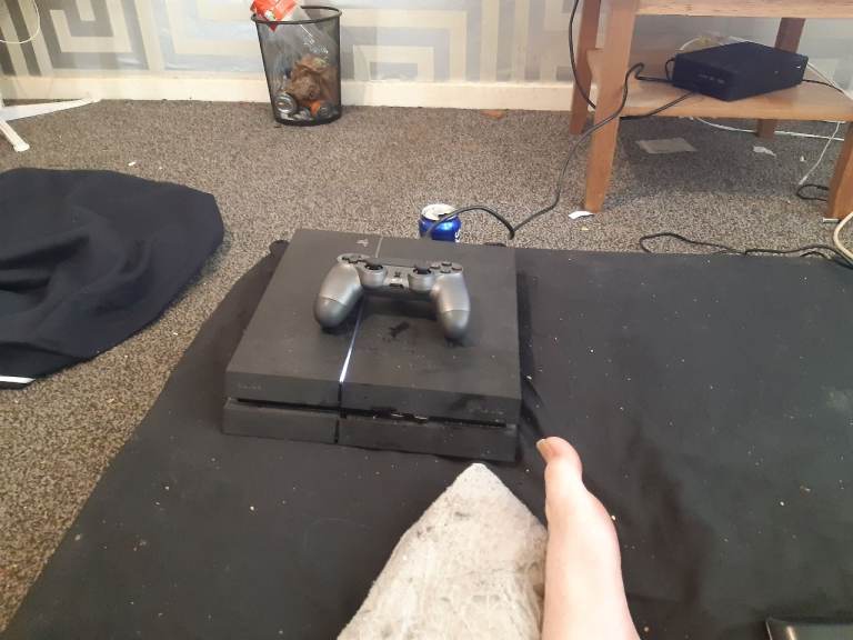 Ps4 console(fat)