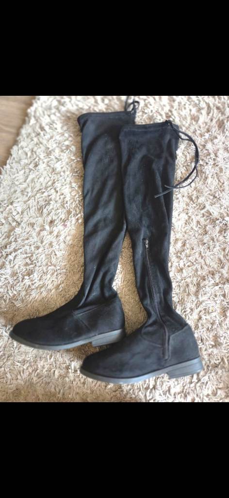 Black Over The Knee Boots – Size 5, Good Condition
