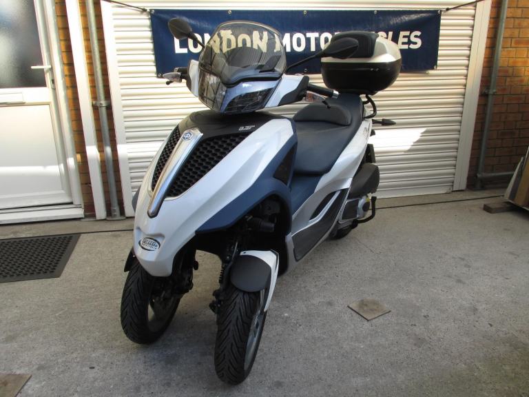 Piaggio MP3 300 Yourban, 2014, Only 2,800 Miles, Ride On A Car Licence