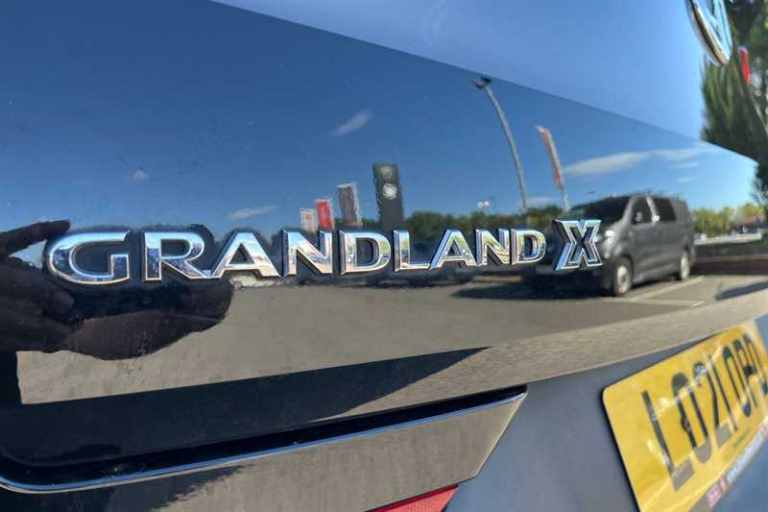 2021 Vauxhall Grandland X 1.2 Turbo SRi Nav 5dr HATCHBACK PETROL Manual