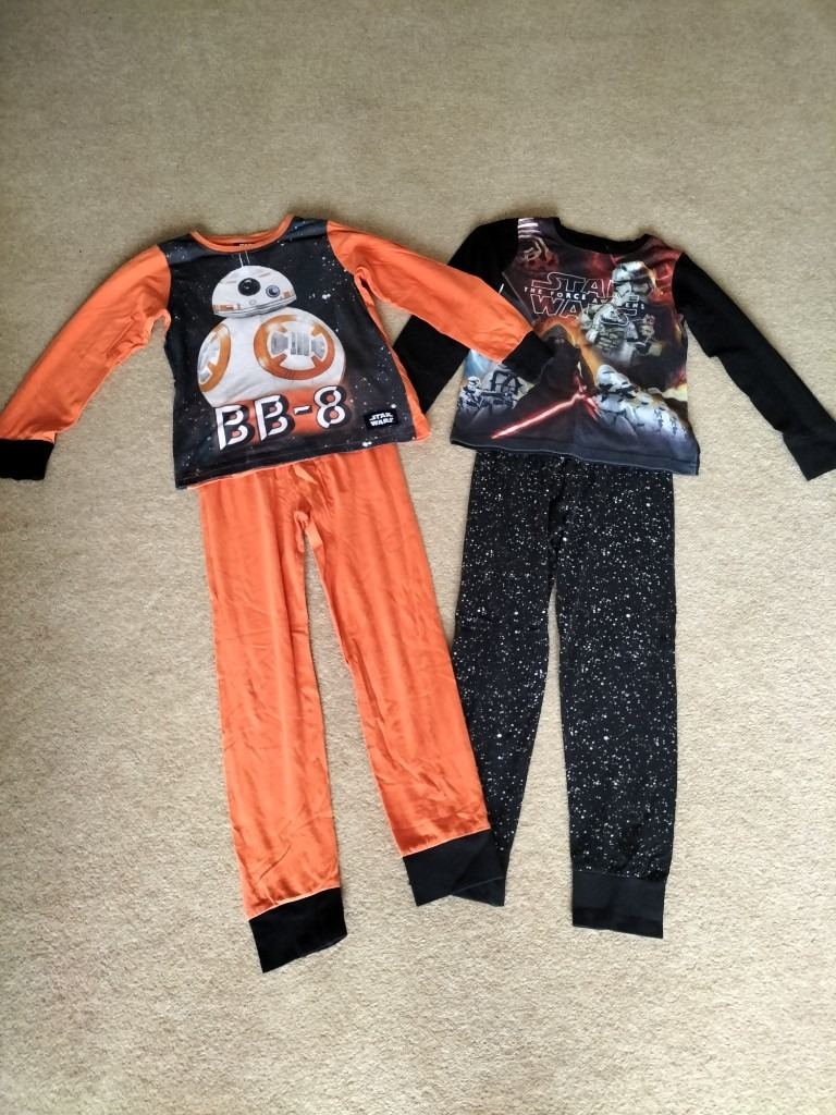 Star Wars pyjamas (2 pairs) Age 7-8yrs