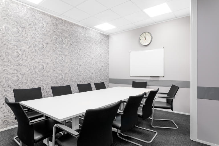 Leeds - LS126LN \ Flexible Workspace for Up to 10 Desks