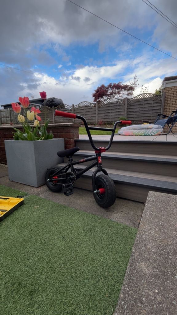 Mini stunt BMX 