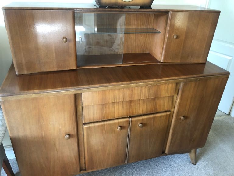 Sideboard and display cabinet. 
