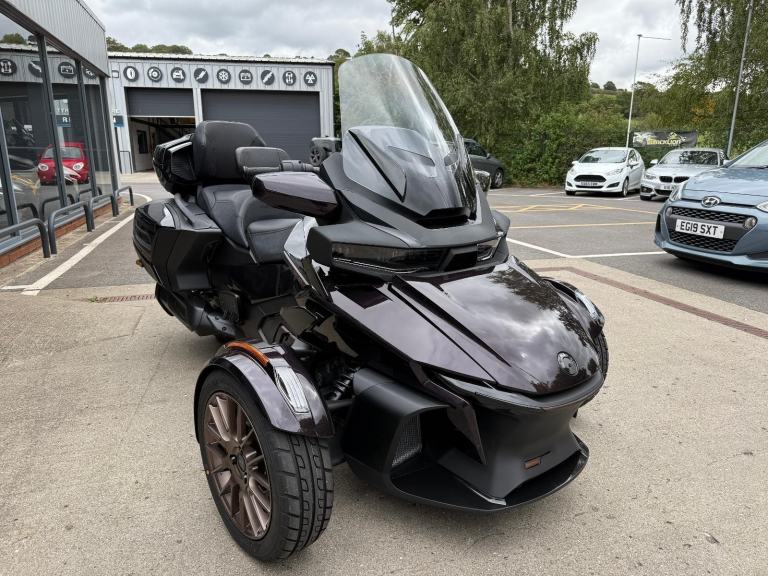 2025 Can-Am Spyder RT Sea to Sky1330cc 6 speed semi auto trike Dusk Metallic