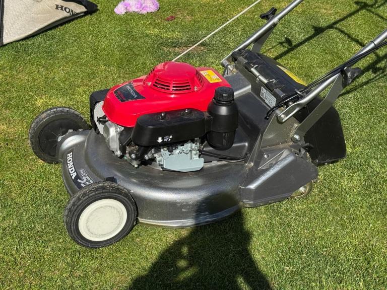 Honda hrd536 Self-Propelled Rear Roller Petrol Lawn Mower