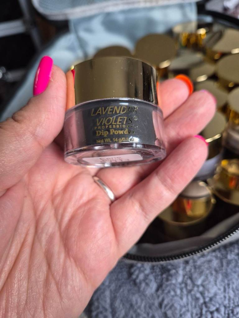 Nail dip powder