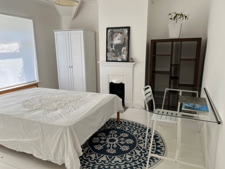 🌷🌷🌷🌷Large sunny clean room in quiet house 🌷🌷🌷🌷