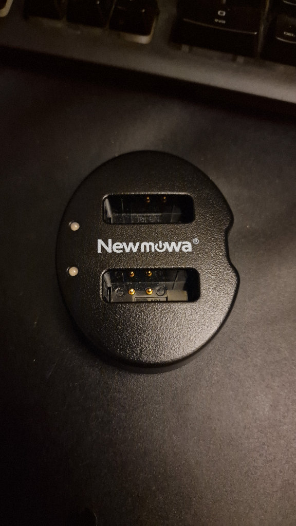 Newmowa Dual USB Charger for Nikon (see description)