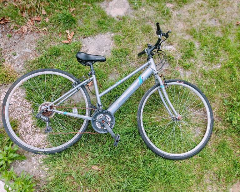 Apollo Excelle Silver Bicycle, Pre-Owned, Good condition , collection only 