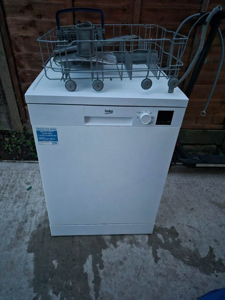 Beko White Freestanding Dishwasher - Good Condition