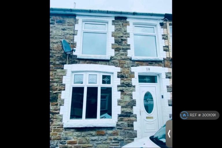 3 bedroom house in Albert St, Ferndale, CF43 (3 bed) (#3001091)