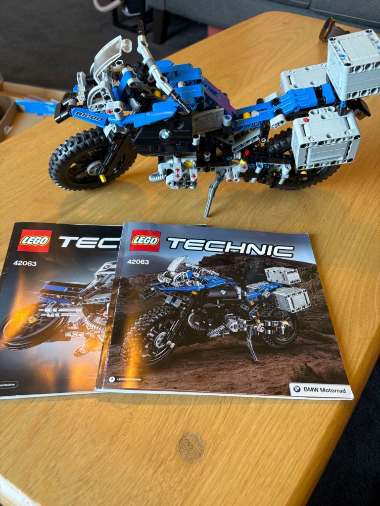 Lego Technic 42063 BMW R 1200 GS Adventure Motorcycle