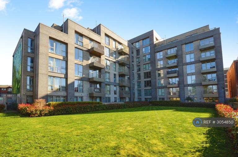 1 bedroom flat in Orchid Court, Watford, WD17 (1 bed) (#3054850)