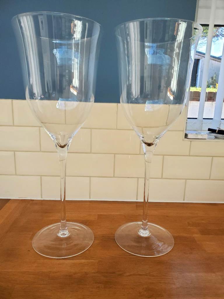 Glass table decorations