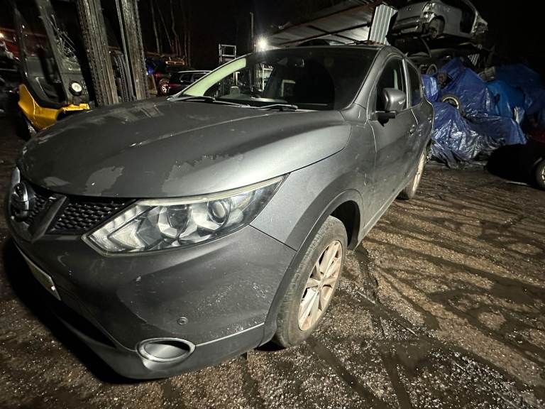 NISSAN QASHQAI 2014 1.5 DIESEL BREAKING FOR PARTS 