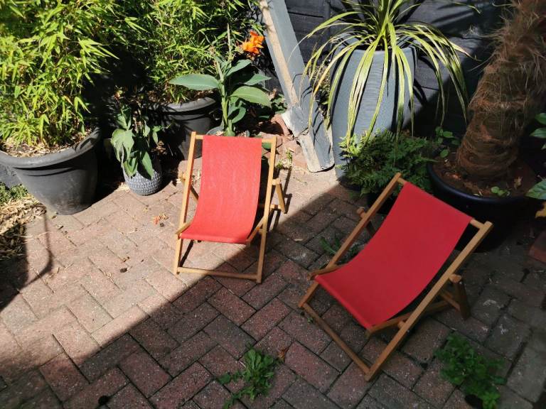 Kids vintage sun deck chairs
