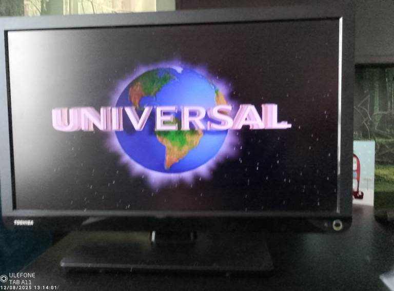 Toshiba 22 inch TV with built in dvd 
