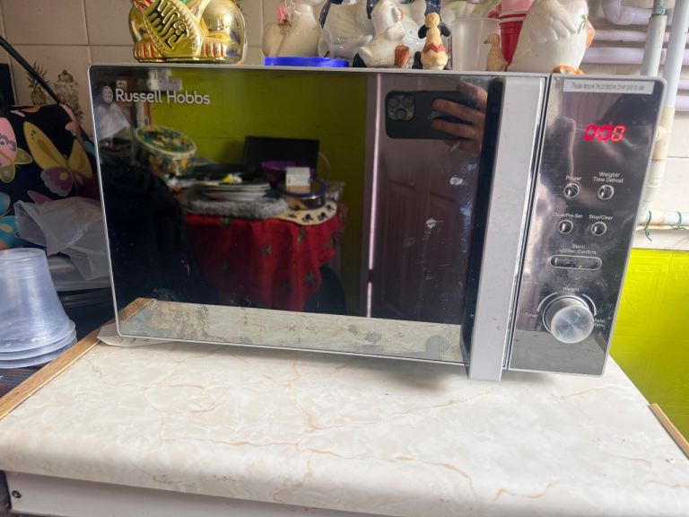 Microwave russel Hobbs 