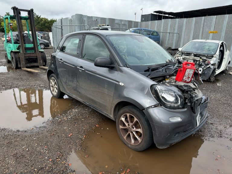Smart forfour 1.0 2017 grey BREAKING FOR PARTS 