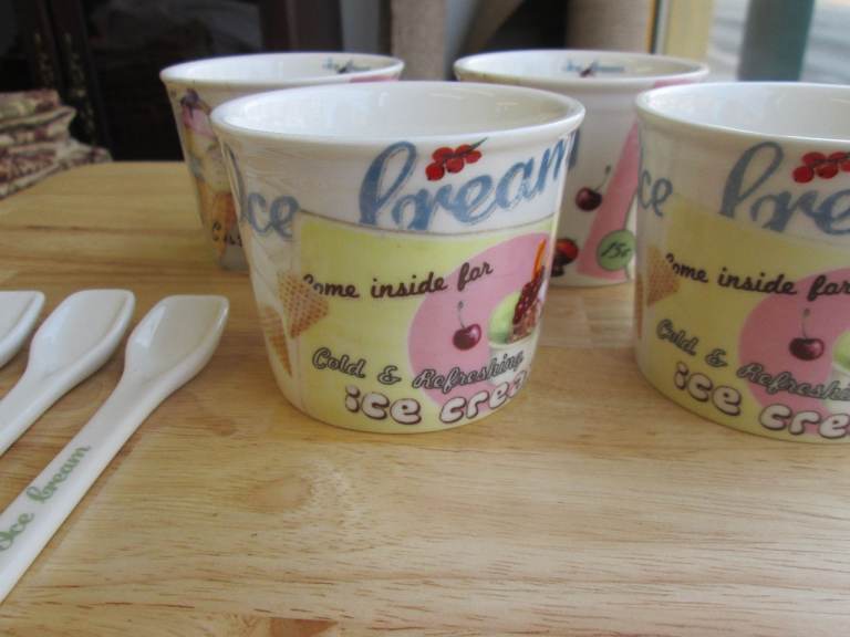 4 ICE CREAM DISHES AND SPOONS (SEE DETAILS BELOW) at HAVEN TRUST CHARITY SHOP