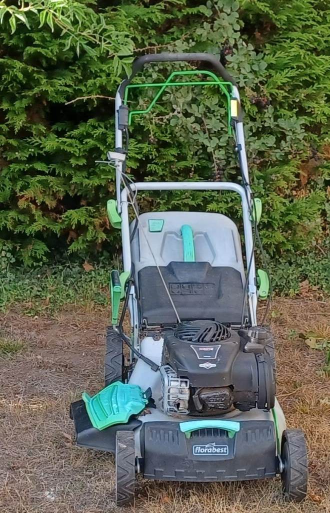 Lawnmower petrol self propelled mower