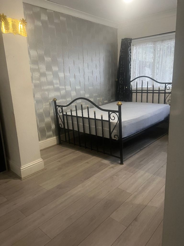 Double room for rent 