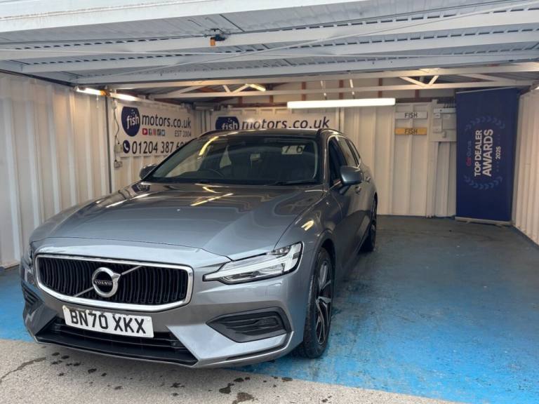 2020 70 VOLVO V60 2.0 D4 MOMENTUM ESTATE 5DR DIESEL AUTO EURO 6 (S/S) (190 PS) D