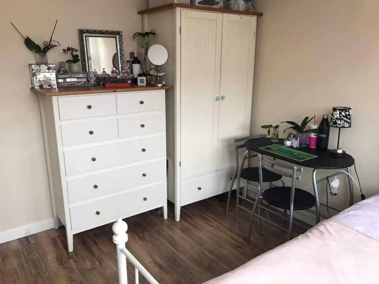 To rent a master double master  in East Putney                                             