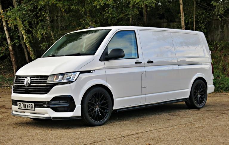 VOLKSWAGEN TRANSPORTER T6.1 150HP 4MOTION AIRCON LWB STARTLINE SPORTLINE White