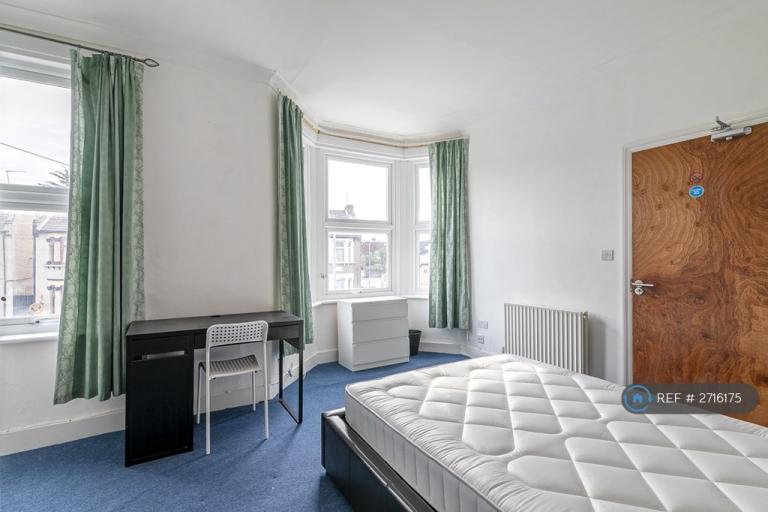 1 bedroom in Balfour Road, Ilford, IG1 (#2716175)