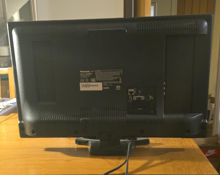 PANASONIC TV TX24E302B LED 720p HD Ready 24-inch TV with Remote