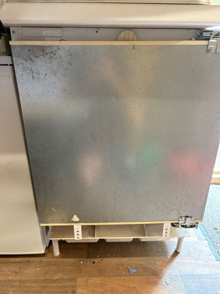 Intergrated neff fridge freezer 