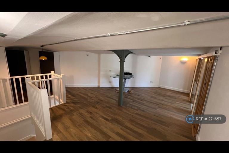 2 bedroom flat in Clarence Mill, Bollington, SK10 (2 bed) (#2711657)