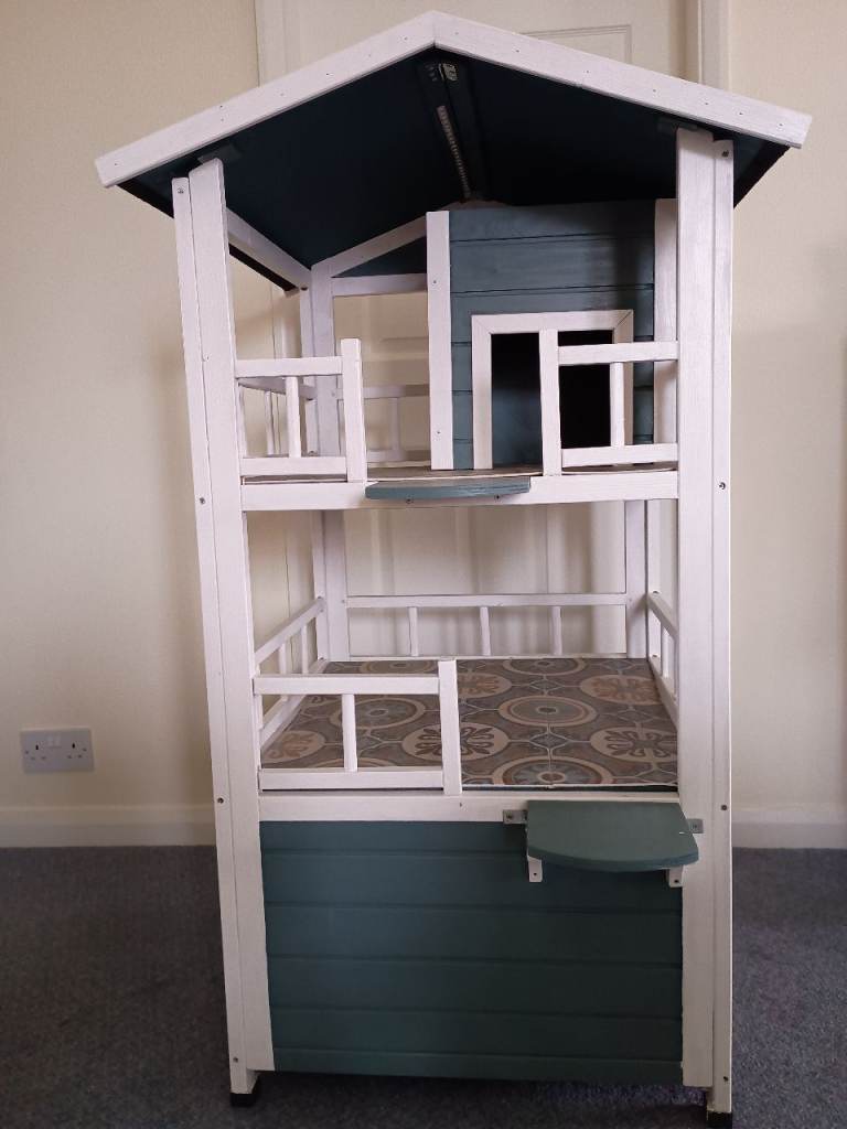 CAT HOUSE - 3 -storey - Fully refurbished 