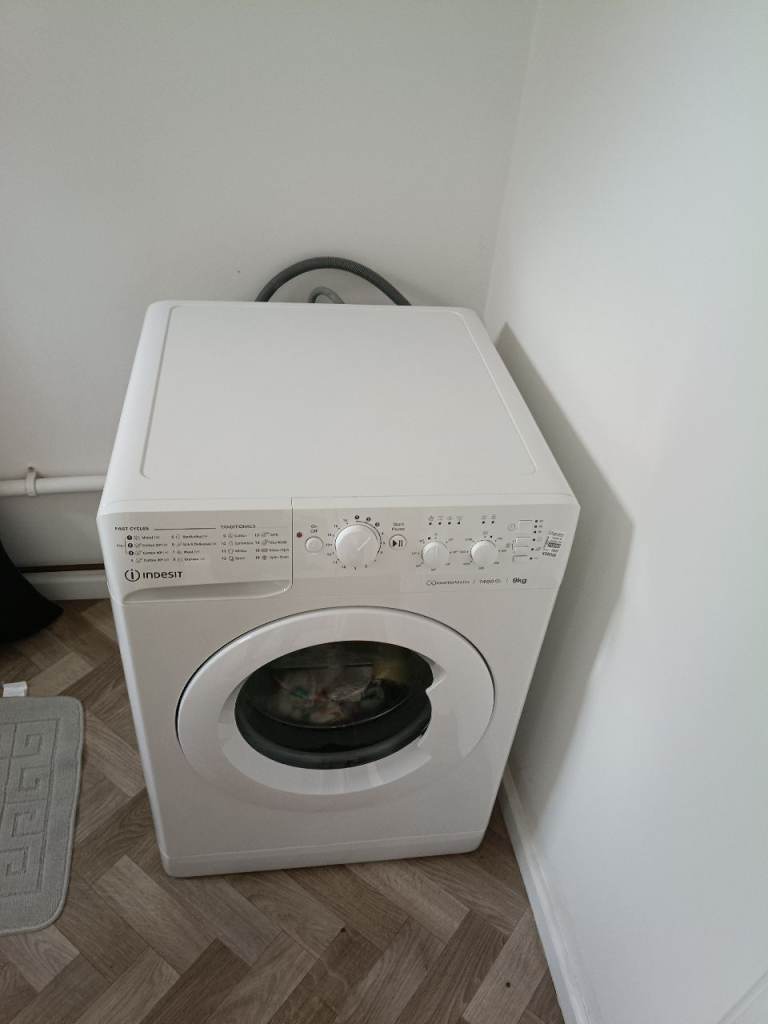 Indesit Washing Machine – Good Condition, White