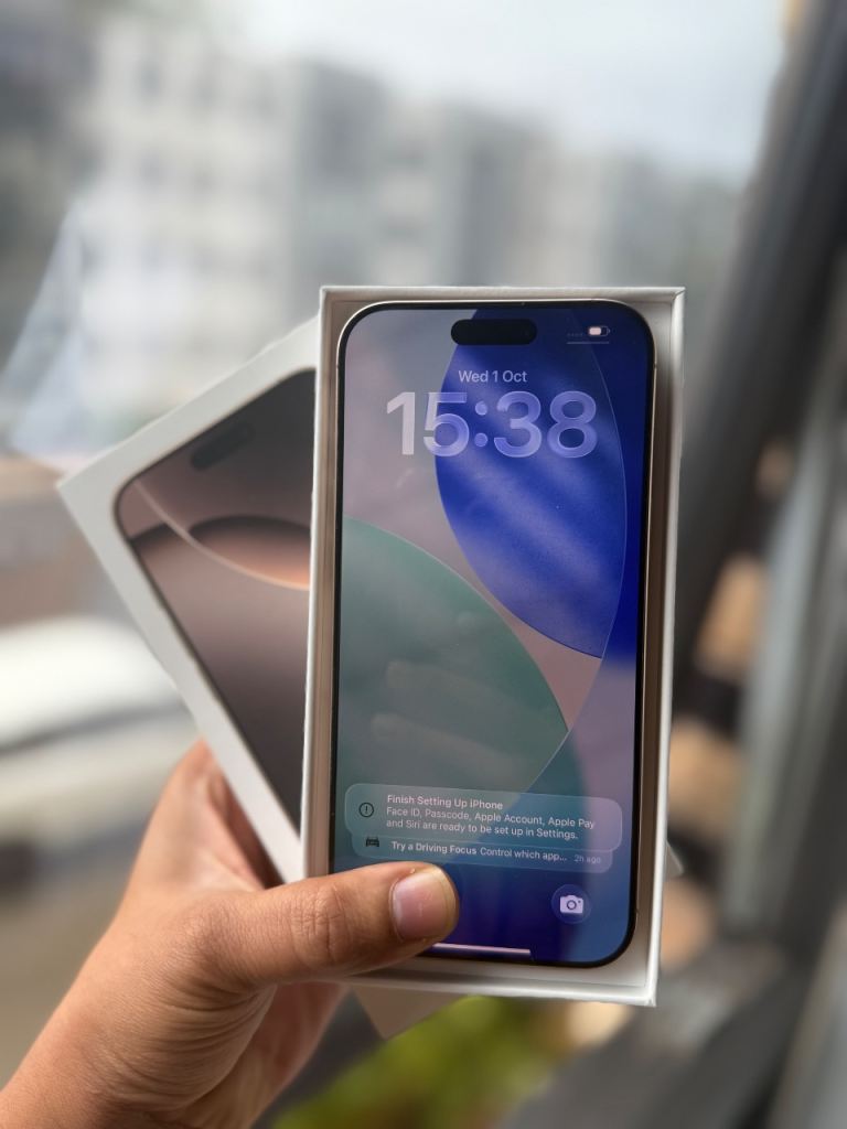 iPhone 16 pro max 512gb unlocked excellent condition 