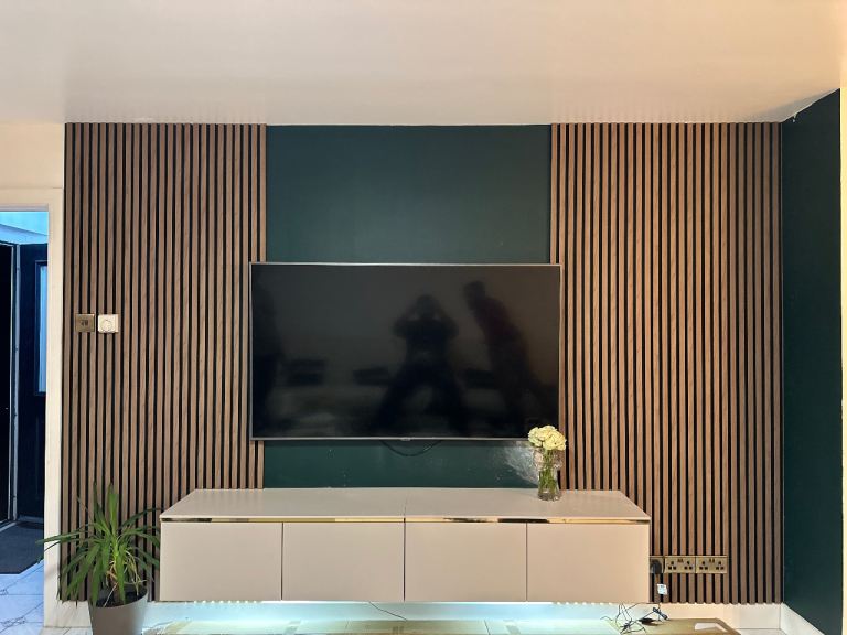 Wallpaper & Mural installation | Wall panelling | Handyman | Painter & decorating 